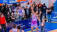 AVENIR SOMBRE - Les Tarbaises avec les amateurs en basket